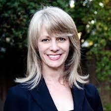 Caryn Lewis's Instagram, Twitter & Facebook