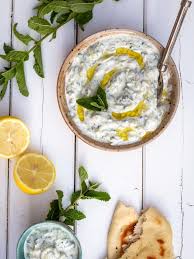 Tzatziki Sauce Au Concombre Et Yaourt La Recette De Ma Famille Free The Pickle Recette En 2020 Recette Tzatziki Recette Concombre
