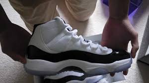 Www.kicksoncourt.com here is a quick review on the 2011 air jordan xi concord. Air Jordan Retro Xi Concord 2011 Hd Review With On Feet Youtube
