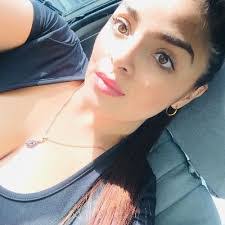 Naomi Rojas's Instagram, Twitter & Facebook