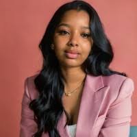 Cesarina Pena's Instagram, Twitter & Facebook