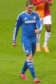 This list of fernando torres haircut styles ranges from boyish to teenager to bowl to mullet to emo and we used to comb our hair to one side and then use some hair gel to create messy spikes. The Short Hair And Hairstyles Of Fernando Torres Lots Of Style Pictures