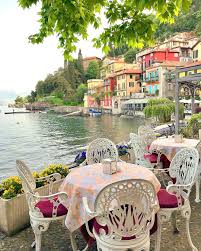 Varenna was founded by local fishermen in 769, and was later allied with the commune of milan.in 1126 it was destroyed by the rival commune of como, and later. Pin On Viajes