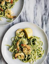 Spring Onion And Chive Pesto Pasta With Shrimp Rezept Nudeln Mit Garnelen Garnelen Pesto