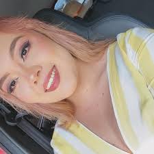 Kassandra Leon's Instagram, Twitter & Facebook