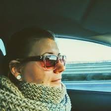 Diana Kahl's Instagram, Twitter & Facebook