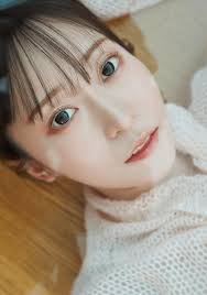 Ishitobi Erika do seu『Dono Erika？』Photobook : r/seiyuu