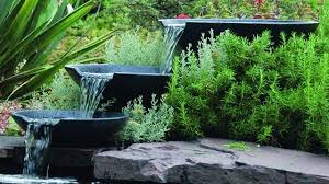 Castorama vous donne toutes les clés pour faire de votre jardin et de votre terrasse de vrais espaces de vie. Des Fontaines Et Cascades Pour Le Jardin Cote Maison