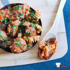 Boulettes De Boeuf Et Pates A La Sauce Tomate Au Cookeo Recette Pate Sauce Tomate Boulettes De Boeuf Sauce Tomate