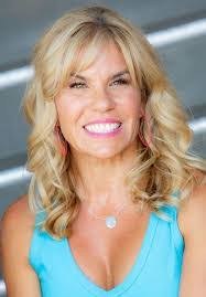 Kimberley Austin's Instagram, Twitter & Facebook