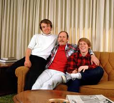 Walthall, who often worked under the name romy windsor, was born in pasadena, texas, on september 16th, 1963, and was first introduced to the industry when she won the mother/daughter usa pageant. Ron Clint Howard Write Late Father Rance S Obituary People Com