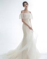 Lasciati conquistare dai nostri abiti, scopri la nostra collezione 2021 di abiti da sposa. Collezioni Sposa 2020 Le Spose Si Vestono Di Luce La Fata Madrina Alessandra Cristiani Abiti Da Sposa Coreani Abiti Da Sposa Semplici Vestaglia