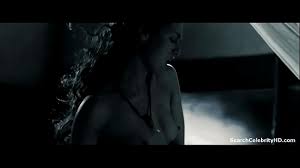Lena Headey in 300 2006 - XNXX.COM