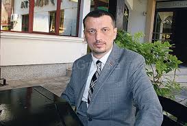 Dr zoran radovanović hospitalizovan je u koronarnoj jedinici klinike za kardiologiju zbog srčanih problema, piše „blic. Nepotizam U Niskom Kc Jugmedia