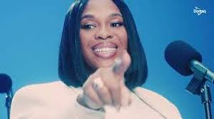 Lora Wylie's Instagram, Twitter & Facebook