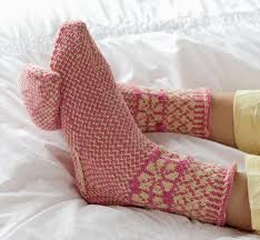 Mother slipper is a soft, squishy slipper, perfect for around your home! Knitting Scandinavian Slippers And Socks Farson Laura 9781604680492 Amazon Com Books