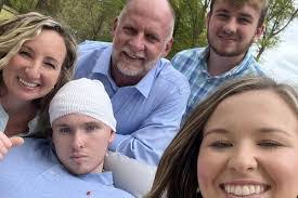 Melissa Colin's Instagram, Twitter & Facebook