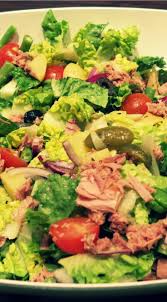 Mit Ein Bisschen Baguette Geht Der Klassische Salat Nicoise Definitiv Als Hauptgericht Durch Fur Laue Sommera Hauptgericht Klassischer Salat Einfache Gerichte