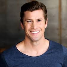 Stephanie Chartrand (@StephanieCharch)