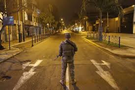 May 25, 2021 · abinader dice nuevo toque de queda en gran santo domingo será por dos semanas el nuevo horario es para todos los días, desde las 8:00 de la noche hasta las 5:00 de la madrugada Toque De Queda De 10 P M A 4 A M Regira Hasta El 17 De Enero En 11 Regiones