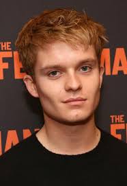 Lequel de ces acteurs serait le meilleur pour Barry Allen (Flash).. :  r/Fancast