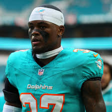 It's not even training camp but Dolphins look ready to send one veteran  packing