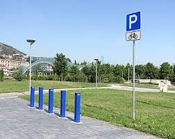 Parkplätze dürfen nicht freigehalten werden. Parkplatz Wikipedia