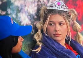 Kimberly Whitford's Instagram, Twitter & Facebook