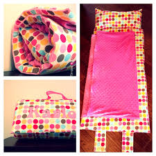 Matratzen für babybetten und kinderbetten. Es Ist Kein Bett Fur Jede Nacht Aber Fur Die Ein Oder Andere Ubernachtung Bei Freunden Eine Tolle Liege Zum Zusam Reisebett Kinder Kinderbett Matratze Kinder