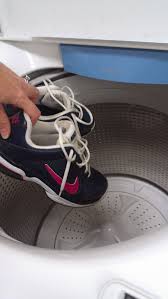 How To Machine Wash Your Tennis Shoes Washing Tennis Shoes Clean Tennis Shoes Tennis Shoes