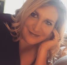 Think outside the box 💫 Although the jargon may be a bit overused, people  who think outside the box are often labeled as innovators, a desirable  quality in life and business. It's