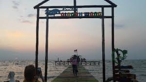 Diketahui kabupaten demak merupakan daerah pesisir utara provinsi jawa. Menikmati Sunset Di Pantai Glagah Wangi Istambul Demak Tribun Pantura