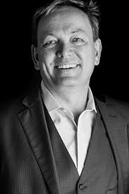 Chris Reade's Instagram, Twitter & Facebook