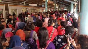 Check spelling or type a new query. Semua Yang Perlu Anda Tahu Soal Tragedi Bagi Sembako Di Monas Kumparan Com