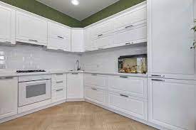 Lila dekorasyona renk katmak açısından tercih edilen bir renk ve evin hemen her köşesinde kullanılabiliyor. Lake Mutfak Dolaplarinin Avantajlari Sm Saglam Mobilya