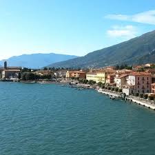 Darüber hinaus kommt es am nachmittag und am abend immer mal wieder zu regenschauern bei werten von 21 bis zu 23°c. Urlaub Am Comer See Infoportal Zum Lago Di Como