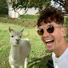 Ellen Codling's Instagram, Twitter & Facebook