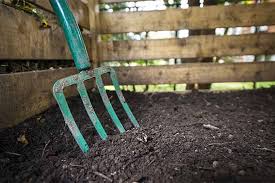 Some confuse it with compost while others think it is close to a mulch. How To Use Peat Moss In The Garden Gardener S Path