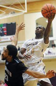 College Of Idaho S Demetrius Perkins Goes Up For A Layup Basket During A Game Against Warner Pacific Saturday At The College Of I Idaho Mens Basketball Warner