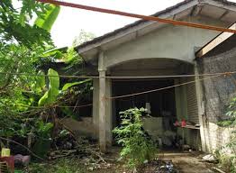 Membeli rumah lelong ini ibarat satu perjudian kerana anda mempunyai potensi untuk mendapat rumah yang manakala pembeli hanya boleh menyemak atau memeriksa rumah tersebut dari luar sahaja. Kenapa Keadaan Dalam Rumah Lelong Ni Tak Sama Seperti Yang Disangka Carian Homestay Malaysia