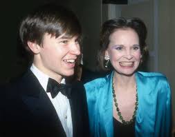 Carter Cooper, Gloria Vanderbilt, Undated. Photo By Adam Scull PHOTOlink  Everett Collection (Carter