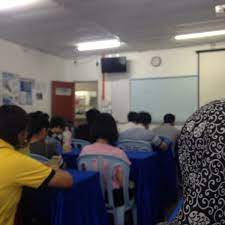 Kami plm intensif, sedia u dan membantu anda untuk mendapatkan lesen memandu d,da,b,b2,e,h dan lesen vokasional. Photos A Pusat Latihan Memandu Berjaya Berhad Batiment