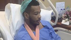 لفتة طيبة من ثنائي النصر تجاه البليهي بعد إصابته صورة سبورت 360 زار وليد عبدالله ويحيى الشهري نجمي نادي النصر زميلهم علي البليهي Lab Coat Fashion