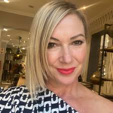 Who bakes cakes for special occasions in FH/Noordhoek?