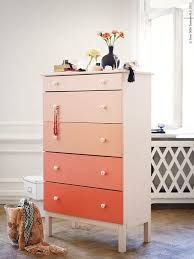 Die Vielschichtigkeit Einer Farbe Herauszustellen Schafft Eine Vollig Neue Tiefe Die Begeistert Diy Dresser Diy Furniture Home Decor