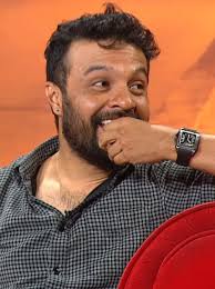 Parce, si hubiese hablado así, cuando tenía la edad de esa culicagada, no estaría escribiendo este tweet jajajajajaja. Julian Roman Wikipedia La Enciclopedia Libre