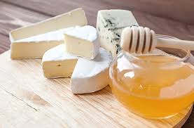 Gli argomenti di piatti tipici francesi 2 formaggi francesi 3 le zuppe francesi quando si parla di cucina francese, salta in mente del goloso, il ricco assortimento di formaggi. Miele Marmellate E Formaggio Dolcezze Francesi Per La Tua Tavola President