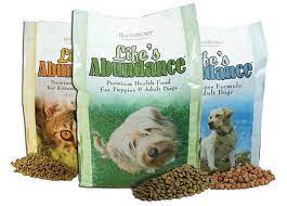 Each and every ingredient in life's abundance food is carefully chosen to work with the other to supply your companion animal with a highly nutritious and perfectly balanced meal every day, every year over a lifetime. 15 Dry Dog Food Brands That Have Never Had A Recall