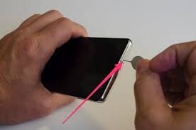 When inserting the tray, ensure both the sim and sd card are securely placed in. How To Remove The Sim Card From A Samsung Galaxy S10