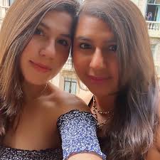 𝑯𝒊𝒔𝒑𝒂𝒏𝒊𝒄 𝑯𝒆𝒓𝒊𝒕𝒂𝒈𝒆 𝑴𝒐𝒏𝒕𝒉 🩺 𝑹𝒆𝒔𝒊𝒅𝒆𝒏𝒕  𝑺𝒑𝒐𝒕𝒍𝒊𝒈𝒉𝒕: Fabiola Valenzuela, MD • 𝑯𝒐𝒎𝒆𝒕𝒐𝒘𝒏: Arlington,  TX • 𝑴𝒆𝒅𝒊𝒄𝒂𝒍 𝑺𝒄𝒉𝒐𝒐𝒍: University of Texas Rio Grande Valley  School of Medicine • 𝑪𝒖𝒓𝒓𝒆𝒏𝒕 ...